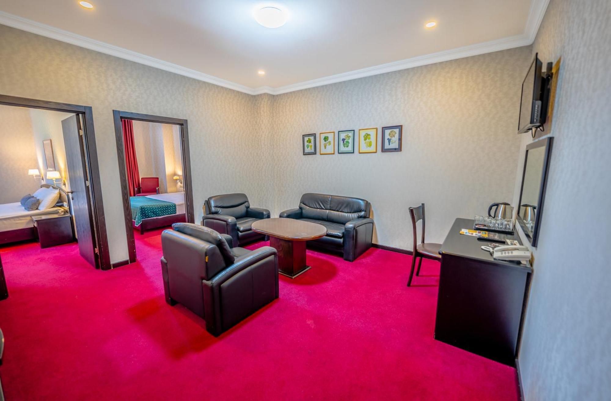 Kopala Tskneti Hotel Tsqnet'i ภายนอก รูปภาพ