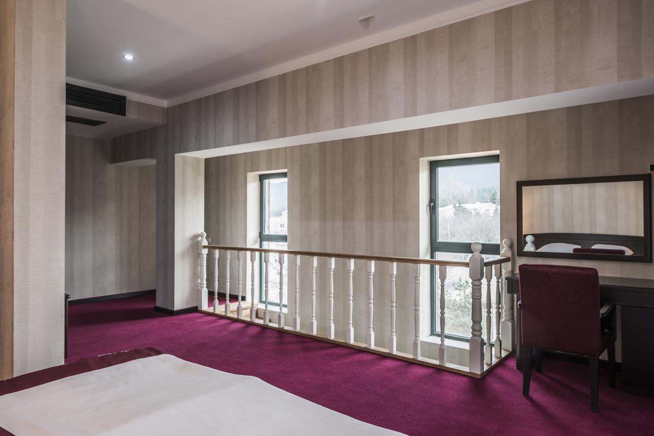 Kopala Tskneti Hotel Tsqnet'i ภายนอก รูปภาพ